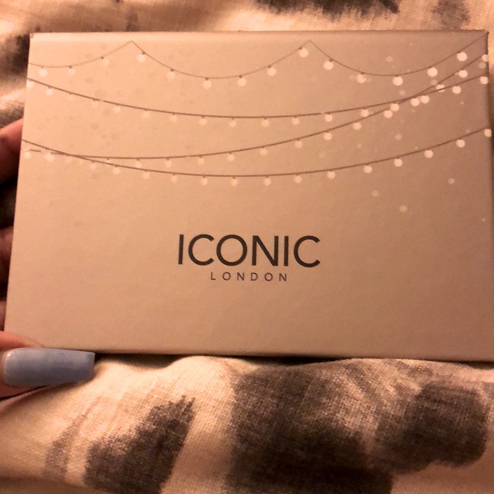 Iconic London: Blaze Chaser Palette